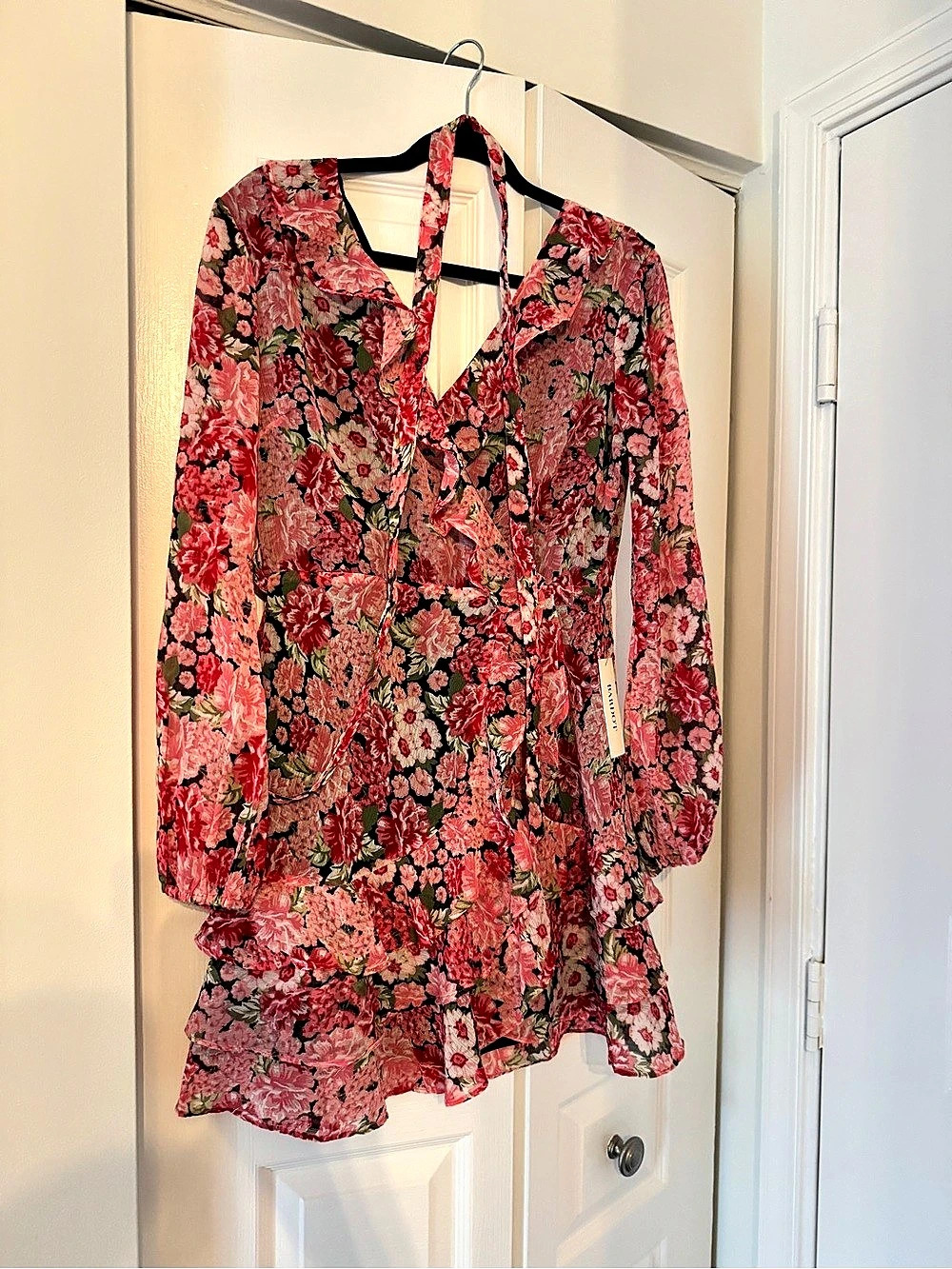 Bardot Triple Frill Dress Floral Mini Dress in Red & Black Size 6 NWT